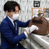 Nhật Bản phát hiện hàng giả hiệu quả đến 99% nhờ AI